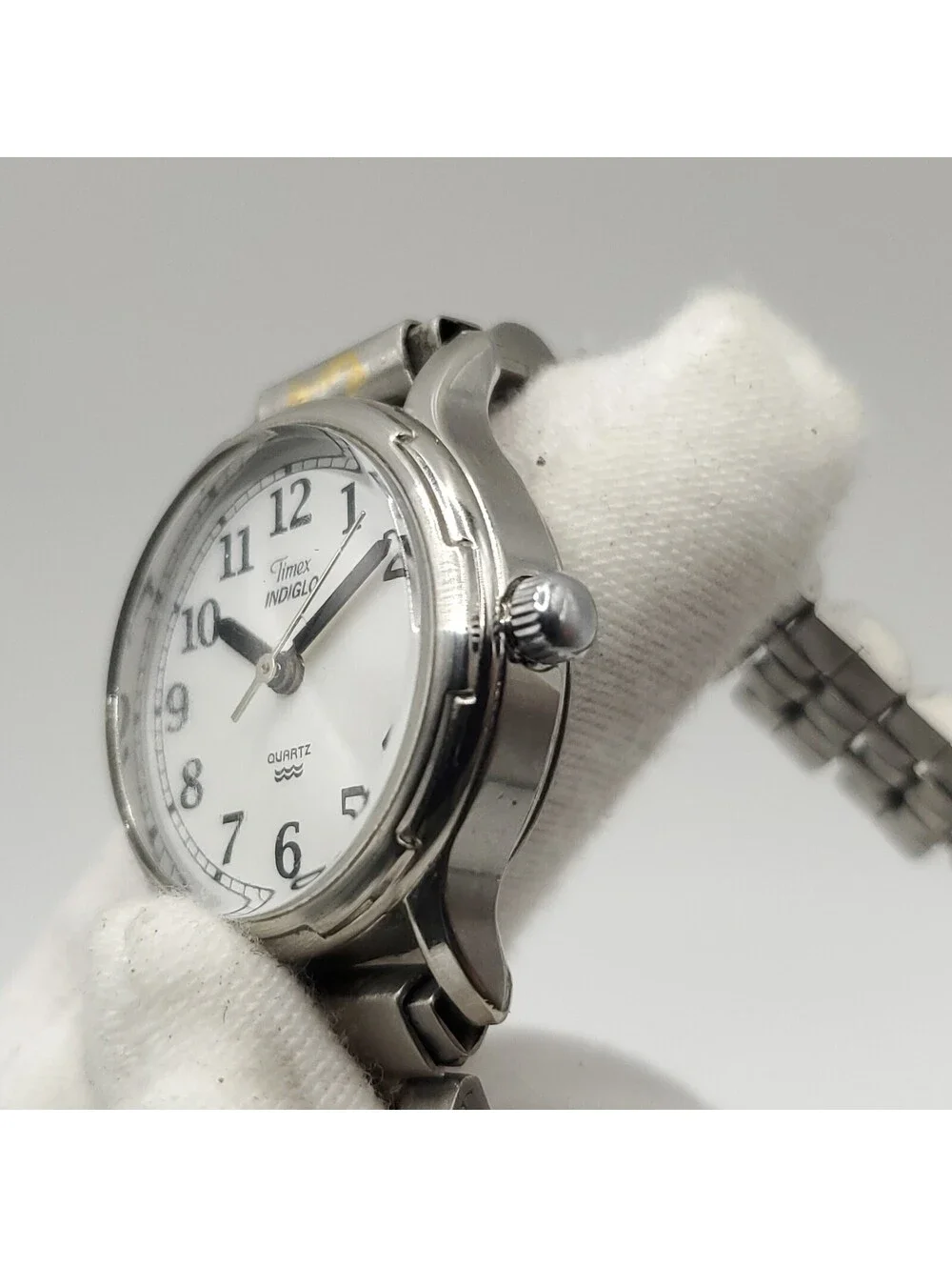 1999 Timex Indiglo Quartz Womens Watch 24mm Silver Tone  New Battery